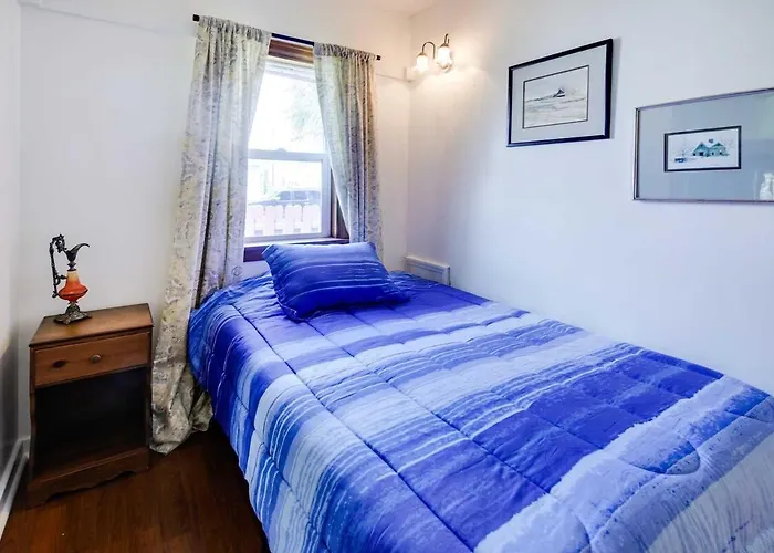 5 Bedroom Home,sleep 8, 2 Fireplaces Torrington